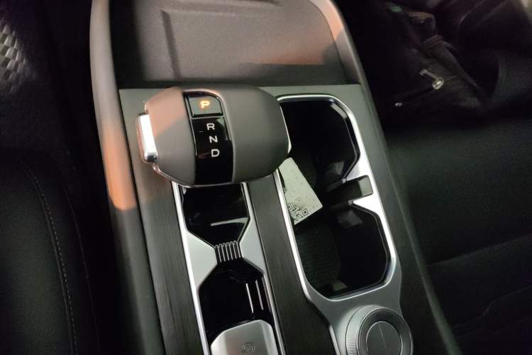 Used Dongfeng Zhengzhou Nissan Z9 GE PHEV 2025 135 km All-Wheel-Drive Exploration Edition Gear Lever