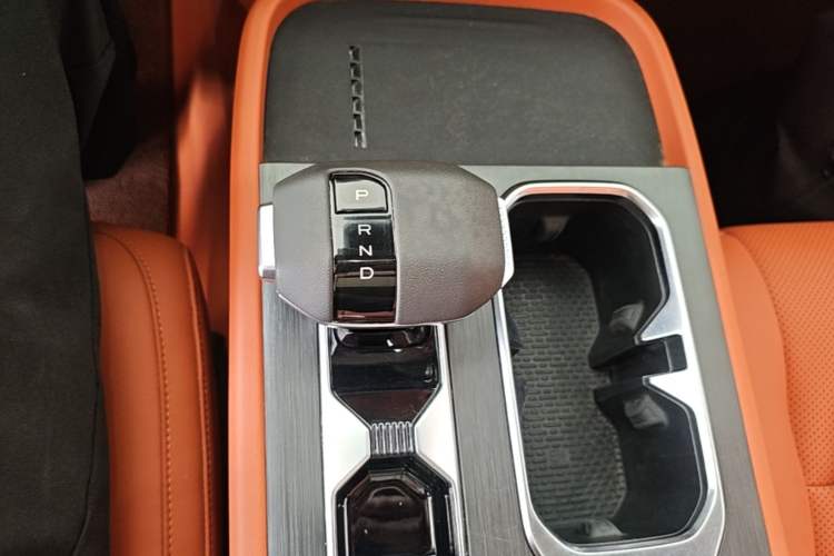 Used Dongfeng Zhengzhou Nissan Z9 GE PHEV 2025 135KM All-Wheel Drive Deluxe Edition Gear Lever