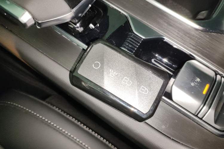 Used Dongfeng Zhengzhou Nissan Z9 GE PHEV 2025 135 km All-Wheel-Drive Exploration Edition Interior 1