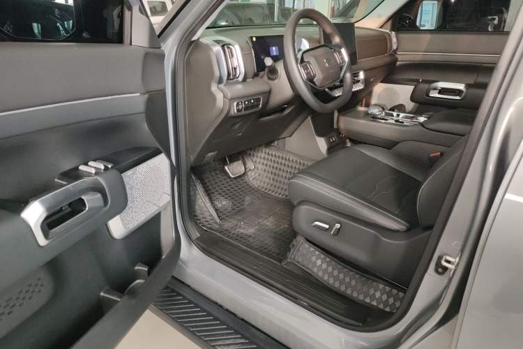 Used Dongfeng Zhengzhou Nissan Z9 GE PHEV 2025 135 km All-Wheel-Drive Exploration Edition Interior 3