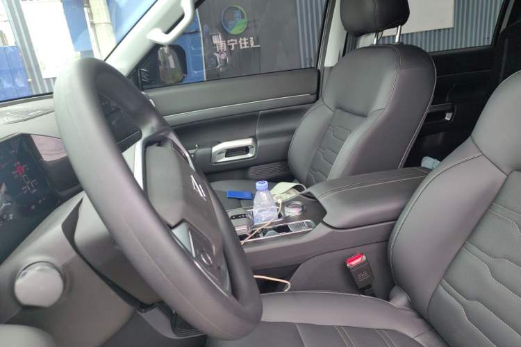 Used Dongfeng Zhengzhou Nissan Z9 GE PHEV 2025 135 km All-Wheel-Drive Exploration Edition Left Front Seat