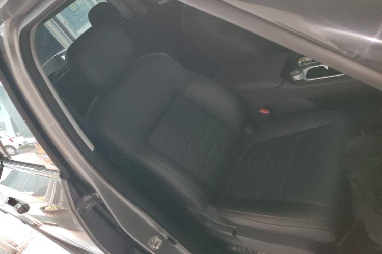 Used Dongfeng Zhengzhou Nissan Z9 GE PHEV 2025 135 km All-Wheel-Drive Exploration Edition Right Front Seat