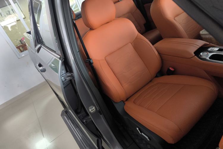 Used Dongfeng Zhengzhou Nissan Z9 GE PHEV 2025 135KM All-Wheel Drive Deluxe Edition Right Front Seat