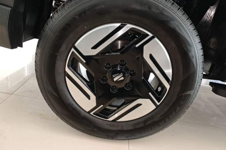 Used Dongfeng Zhengzhou Nissan Z9 GE PHEV 2025 135KM All-Wheel Drive Deluxe Edition Right Rear Wheel Hub