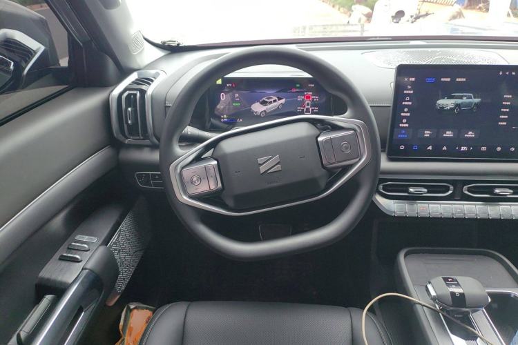 Used Dongfeng Zhengzhou Nissan Z9 GE PHEV 2025 135 km All-Wheel-Drive Exploration Edition Steering Wheel