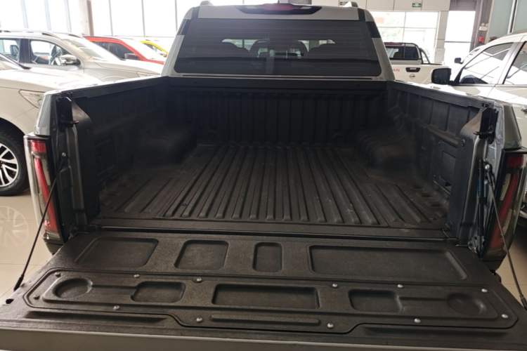 Used Dongfeng Zhengzhou Nissan Z9 GE PHEV 2025 135KM All-Wheel Drive Deluxe Edition Trunk