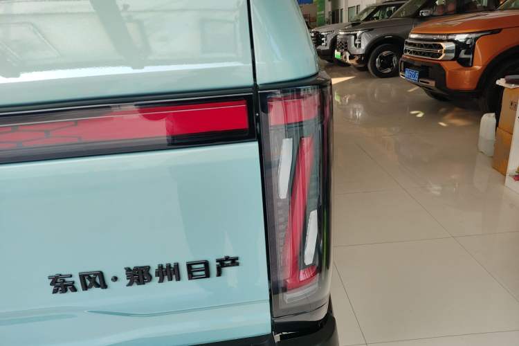 Used Dongfeng Zhengzhou Nissan Z9 GE PHEV 2025 135KM All-Wheel Drive Deluxe Edition Exterior 6