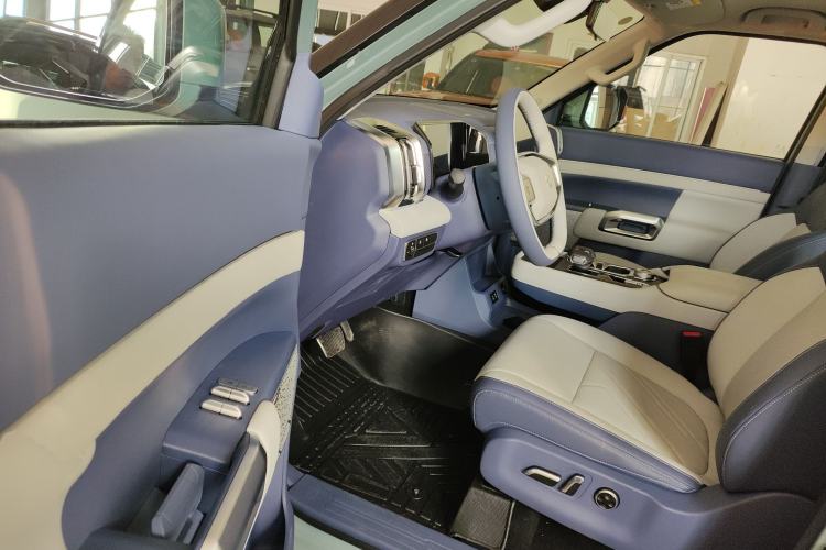 Used Dongfeng Zhengzhou Nissan Z9 GE PHEV 2025 135KM All-Wheel Drive Deluxe Edition Interior 3