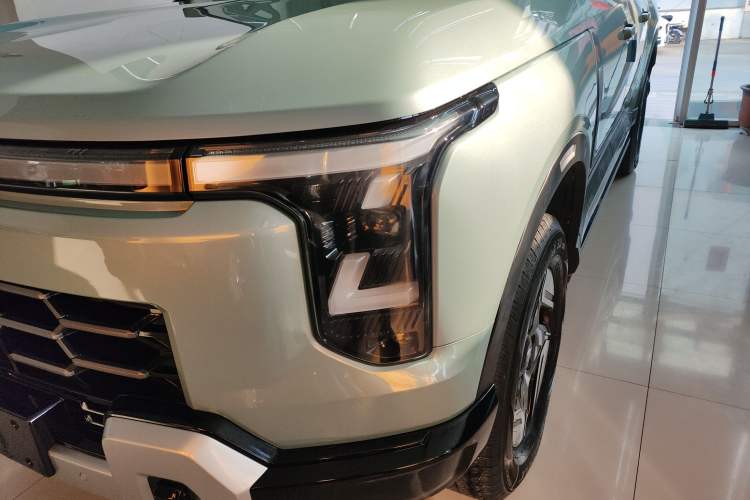 Used Dongfeng Zhengzhou Nissan Z9 GE PHEV 2025 135KM All-Wheel Drive Deluxe Edition Left Front Headlight