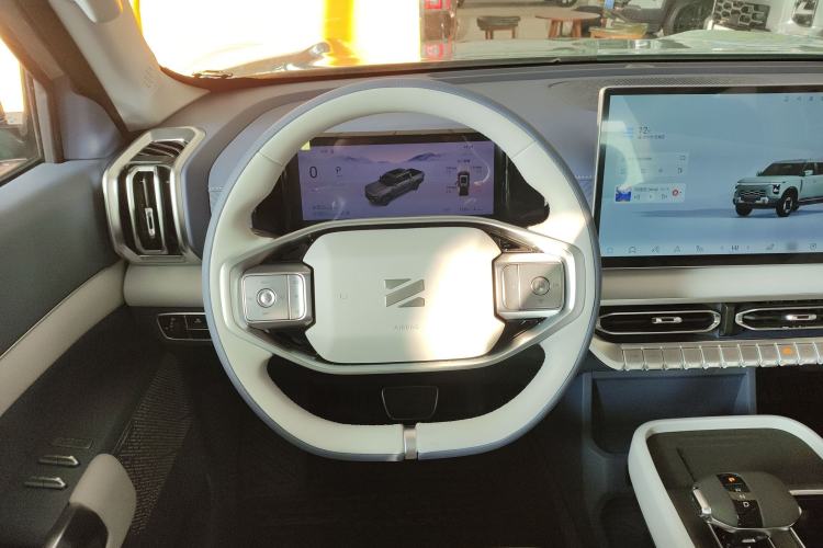 Used Dongfeng Zhengzhou Nissan Z9 GE PHEV 2025 135KM All-Wheel Drive Deluxe Edition Steering Wheel