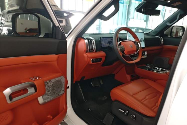 Used Dongfeng Zhengzhou Nissan Z9 GE PHEV 2025 Model 135KM All-Wheel-Drive Luxury Edition Driver Seat