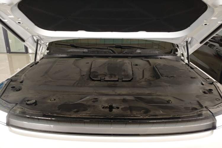 Used Dongfeng Zhengzhou Nissan Z9 GE PHEV 2025 Model 135KM All-Wheel-Drive Luxury Edition Engine Bay