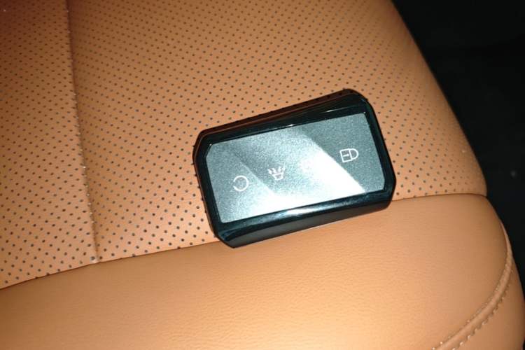Used Dongfeng Zhengzhou Nissan Z9 GE PHEV 2025 Model 135KM All-Wheel-Drive Luxury Edition Vehicle Key