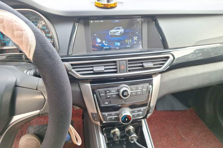 Used DORCEN G60 2019 1.6L Manual Elite Model China V Standard Audio And AC Panel