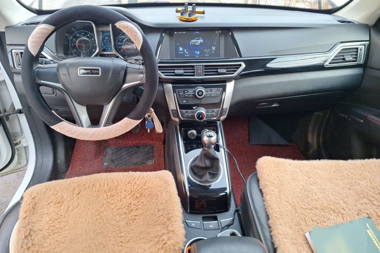 Used DORCEN G60 2019 1.6L Manual Elite Model China V Standard Center Console