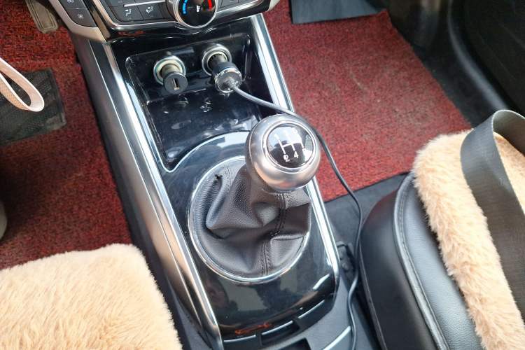 Used DORCEN G60 2019 1.6L Manual Elite Model China V Standard Gear Lever