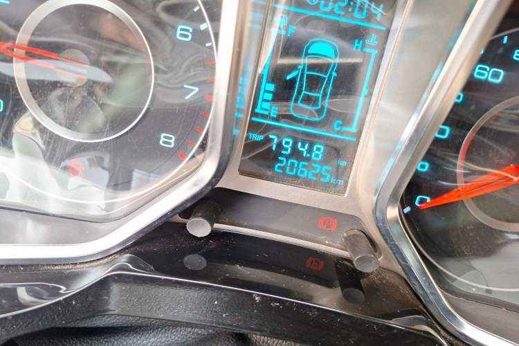 Used DORCEN G60 2019 1.6L Manual Elite Model China V Standard Odometer Close Up