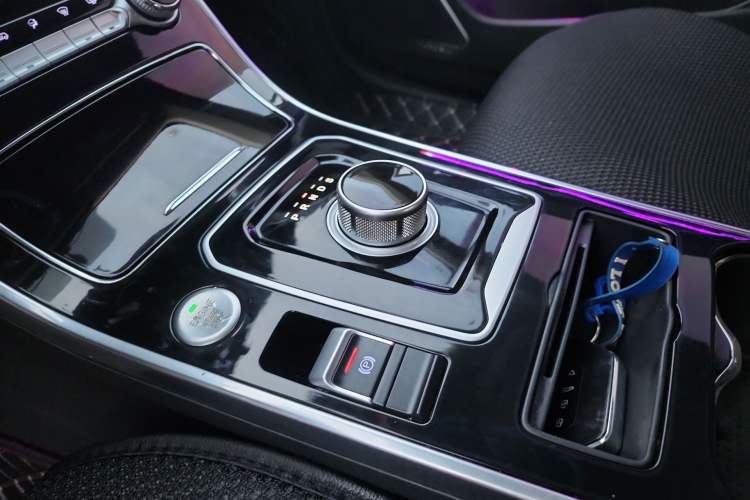 Used DORCEN G60S 2019 1.5T Automatic Luxury Version China VI Standard Interior 3