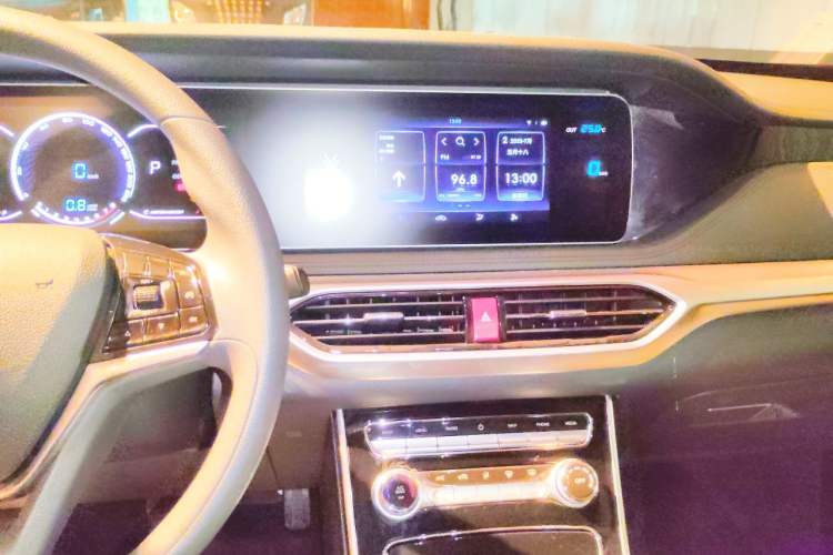 Used DORCEN G60S 2019 1.5T Automatic Luxury Version China VI Standard Audio And AC Panel