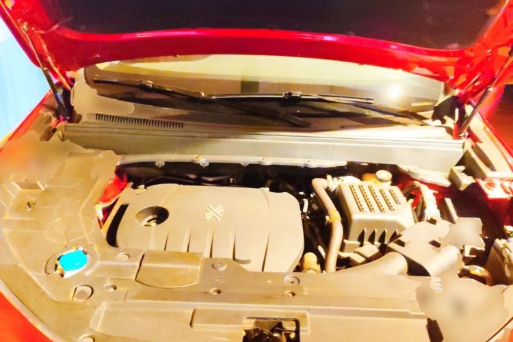 Used DORCEN G60S 2019 1.5T Automatic Luxury Version China VI Standard Engine Bay