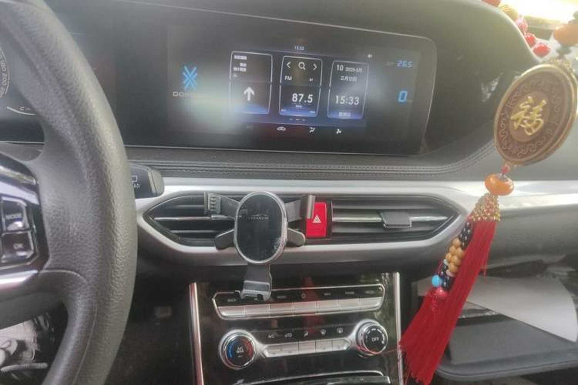 Used DORCEN G60S 2019 1.5T Manual Luxury Version China V Standard Audio And AC Panel