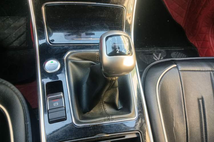 Used DORCEN G60S 2019 1.5T Manual Luxury Version China V Standard Gear Lever