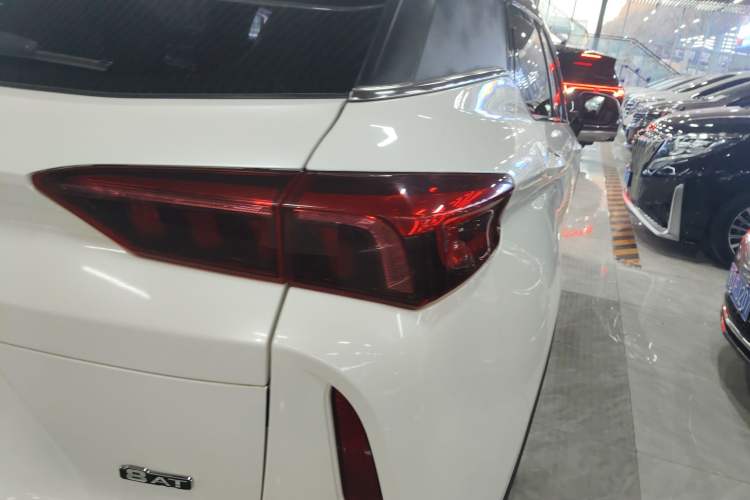 Used DORCEN G60S 2019 1.5T Automatic Luxury Model China V Standard Right Rear Taillight