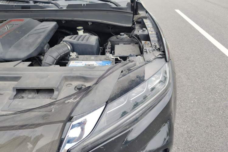 Used DORCEN G70s 2019 2.0T Automatic Supreme Edition Engine Bay Left