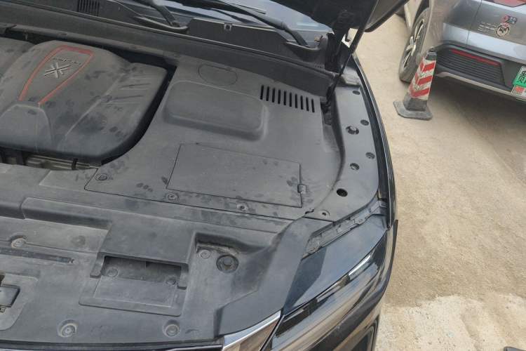 Used DORCEN G70s 2019 2.0T Automatic Flagship Model Engine Bay Left