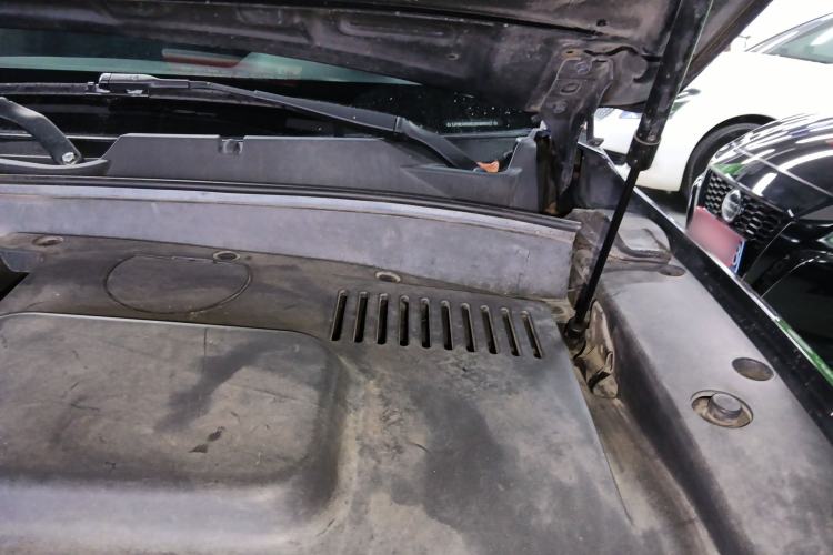Used DORCEN G70s 2019 2.0T Automatic Prestige Edition Engine Bay Left
