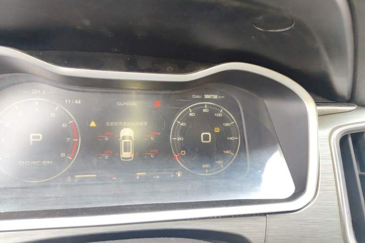 Used DORCEN G70s 2019 2.0T Automatic Supreme Edition Odometer Close Up