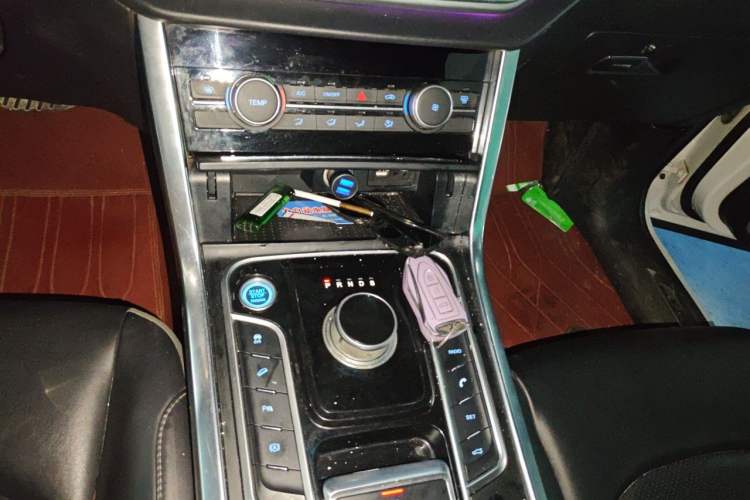 Used DORCEN G70s 2019 2.0T Automatic Prestige Edition Gear Lever