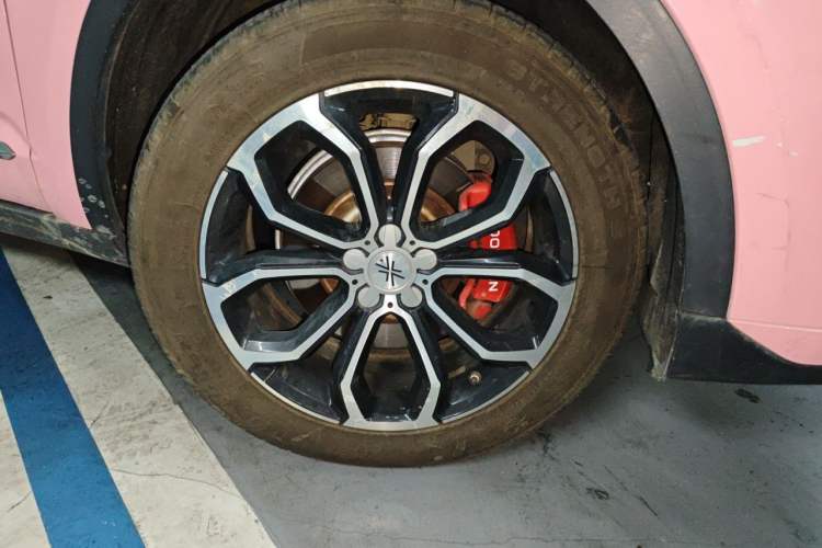 Used DORCEN G70s 2019 2.0T Automatic Prestige Edition Right Front Wheel Hub