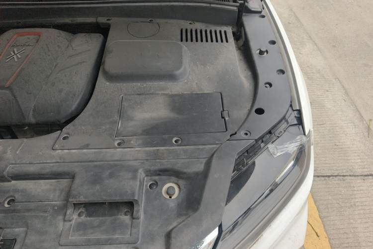 Used DORCEN G70s 2019 2.0T Automatic Prestige Edition Engine Bay Left
