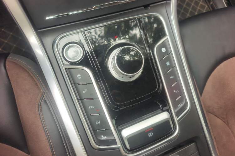 Used DORCEN G70s 2019 2.0T Automatic Flagship Model Gear Lever