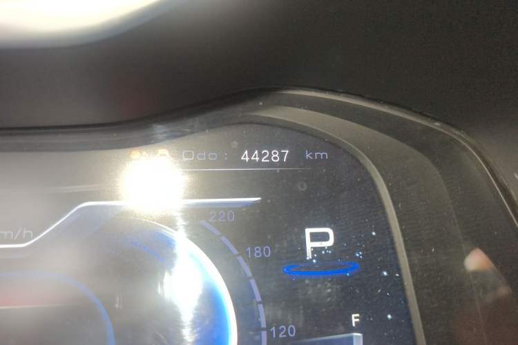 Used DORCEN G70s 2019 2.0T Automatic Prestige Edition Odometer Close Up