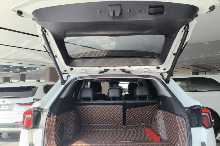 Used DORCEN G70s 2019 2.0T Automatic Supreme Edition Trunk