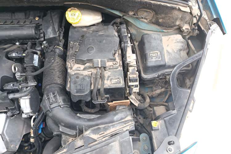 Used DS 3 2012 1.6L Fashion Edition Engine Bay Left