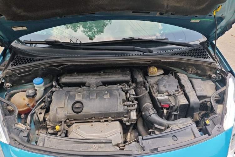 Used DS 3 2012 1.6L Fashion Edition Engine Bay