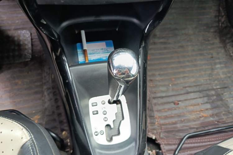 Used DS 3 2012 1.6L Fashion Edition Gear Lever
