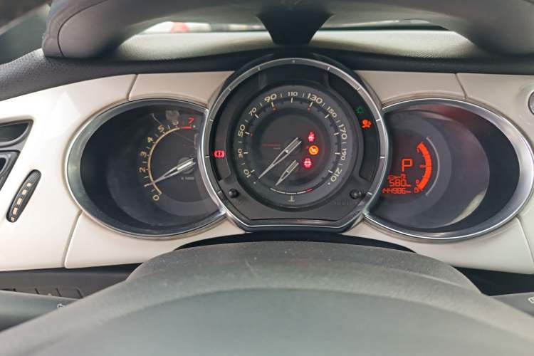 Used DS 3 2012 1.6L Fashion Edition Instrument Cluster