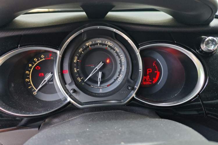 Used DS 3 2012 1.6L Fashion Edition Instrument Cluster