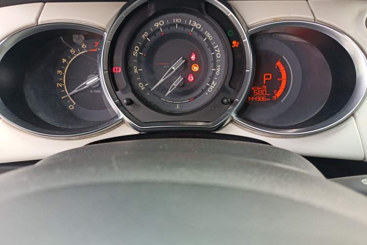 Used DS 3 2012 1.6L Fashion Edition Odometer Close Up