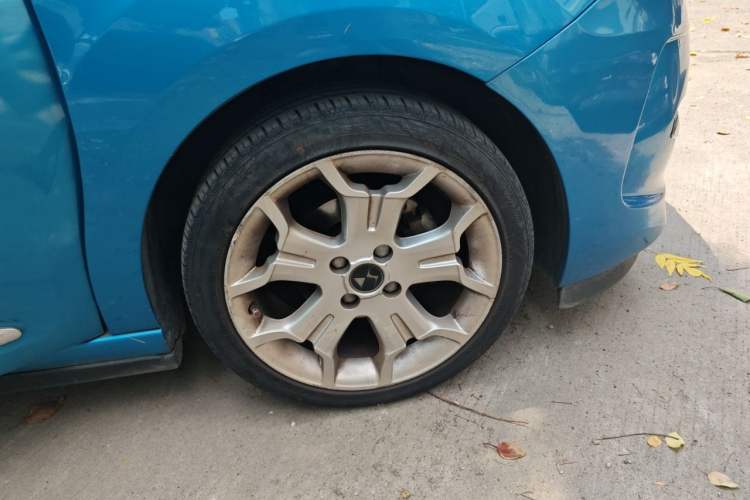 Used DS 3 2012 1.6L Fashion Edition Right Front Wheel Hub