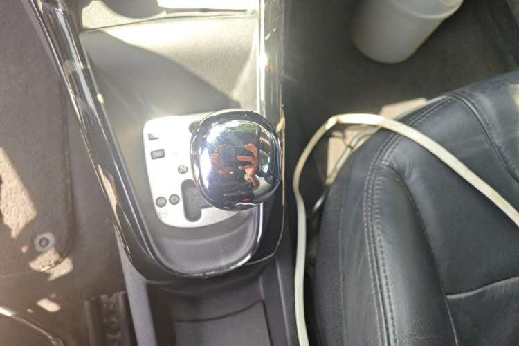 Used DS 3 2012 1.6L Supreme Edition Gear Lever