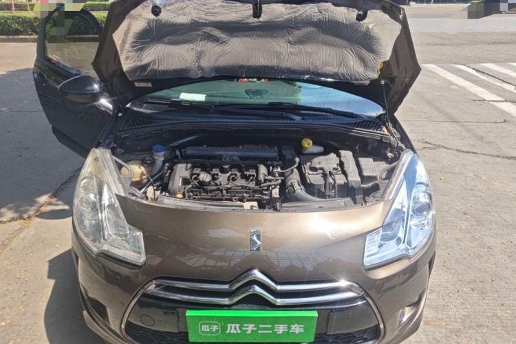 Used DS 3 2012 1.6L Supreme Edition Engine Bay