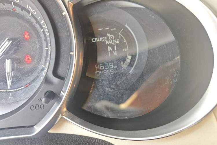 Used DS 3 2012 1.6L Supreme Edition Odometer Close Up