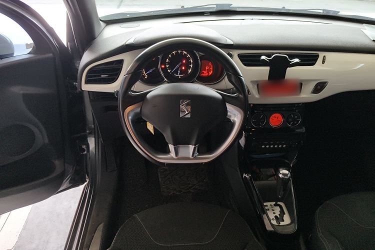 Used DS 3 2012 1.6L Fashion Edition Steering Wheel