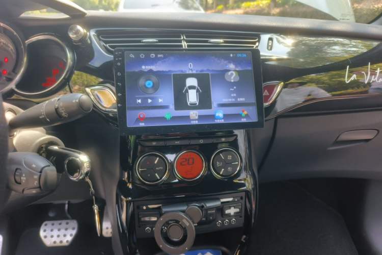 Used DS 3 2012 1.6L Fashion Edition Audio And AC Panel