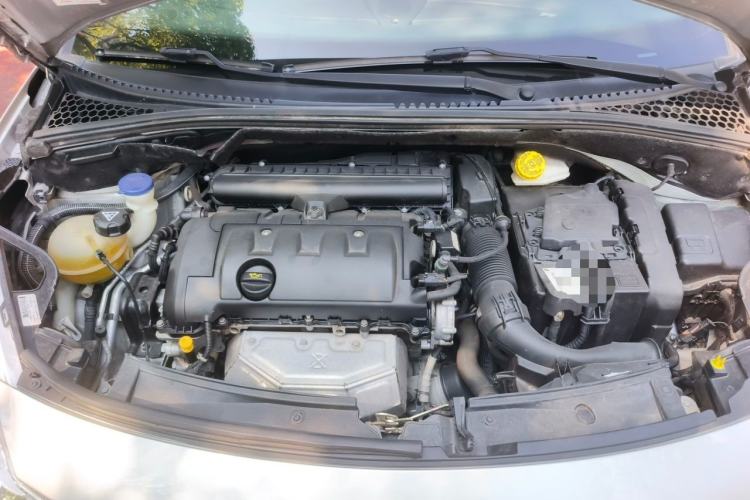 Used DS 3 2012 1.6L Fashion Edition Engine Bay